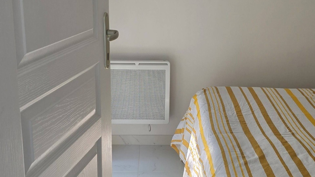 Coulommiers Apartment | 30 minutes from Disneyland Paris, garden-level accommodation (gated property).
