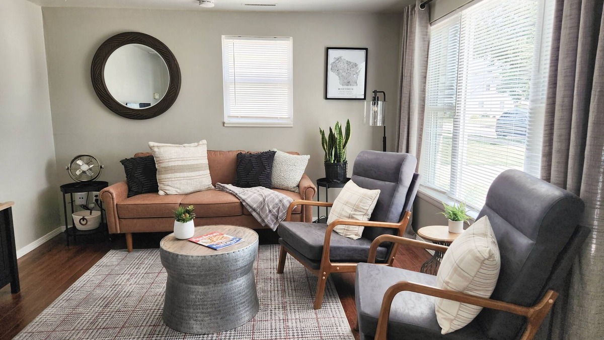 Little Chute House | 30 minutes to EAA! 10 minutes to downtown Appleton! Dog friendly!