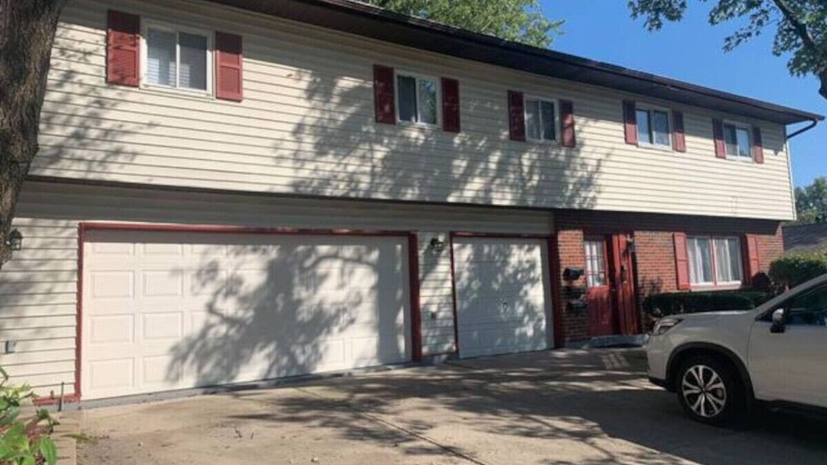 Springboro House | 30 Royal #1 · 30 Royal #1 New listing
