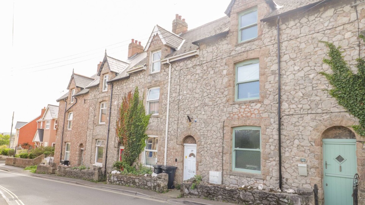 Watchet Cottage | 30 WEST STREET, pet friendly, character holiday cottage in Watchet