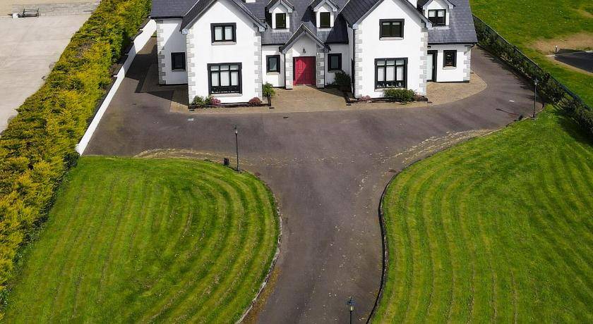 Enniscorthy House | 300 m² House ∙ 4 bedrooms ∙ 14 guests