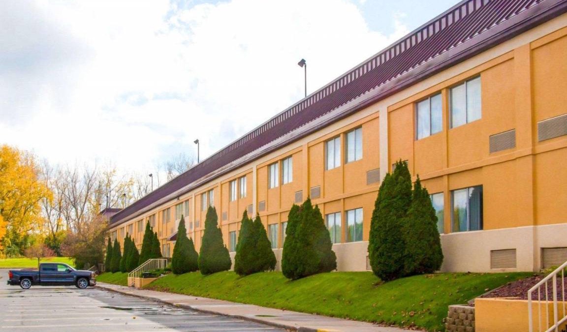 Lindbergh Lawns Hotel | 300 m² Hotel ∙ 127 guests