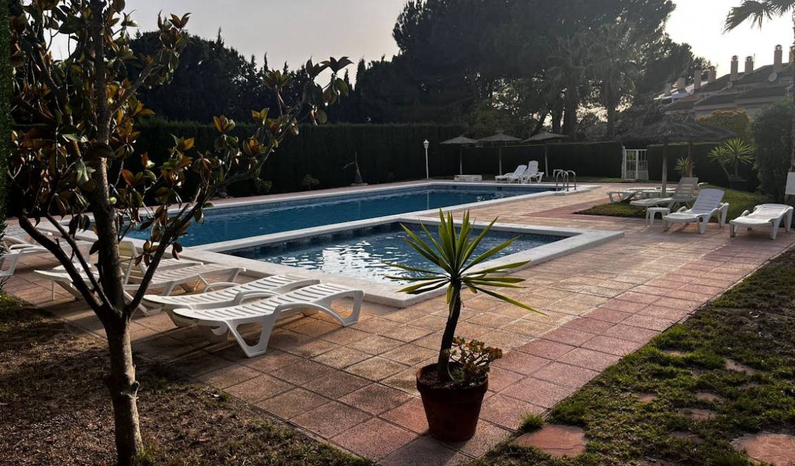 Petrer House | 300 m² House ∙ 2 bedrooms ∙ 4 guests