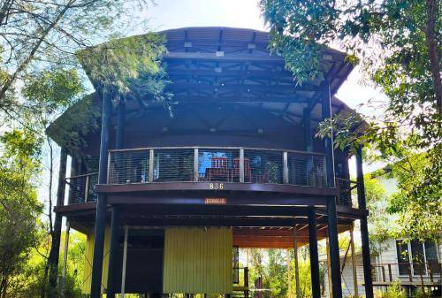 Kingfisher Bay House | 300 m² House ∙ 4 bedrooms ∙ 12 guests
