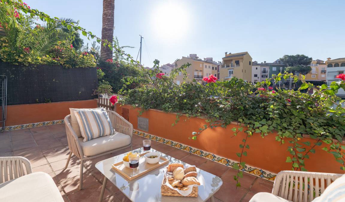 Port Saplaya House | 300 m² House ∙ 6 bedrooms ∙ 10 guests