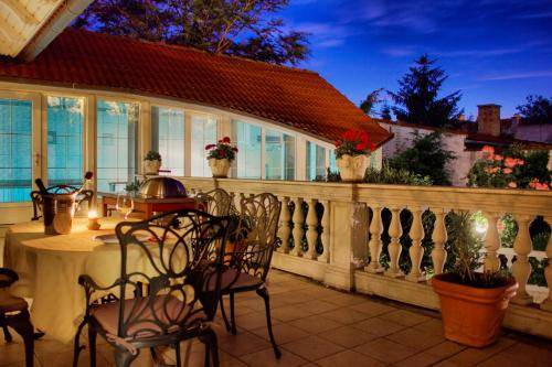 15th District Villa | 300 m² Villa ∙ 1 bedroom ∙ 8 guests