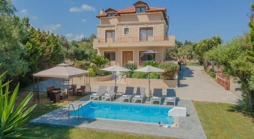 Filerimos Villa | 300 m² Villa ∙ 5 bedrooms ∙ 11 guests