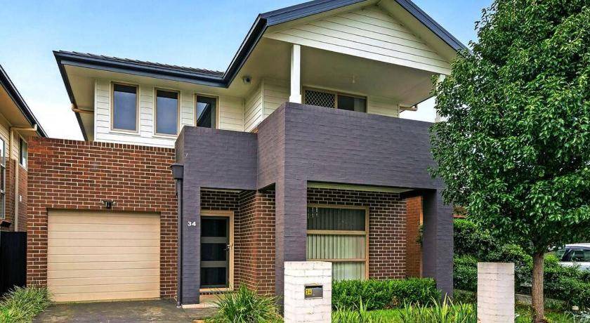 Penrith Villa | 300 m² Villa ∙ 5 bedrooms ∙ 12 guests