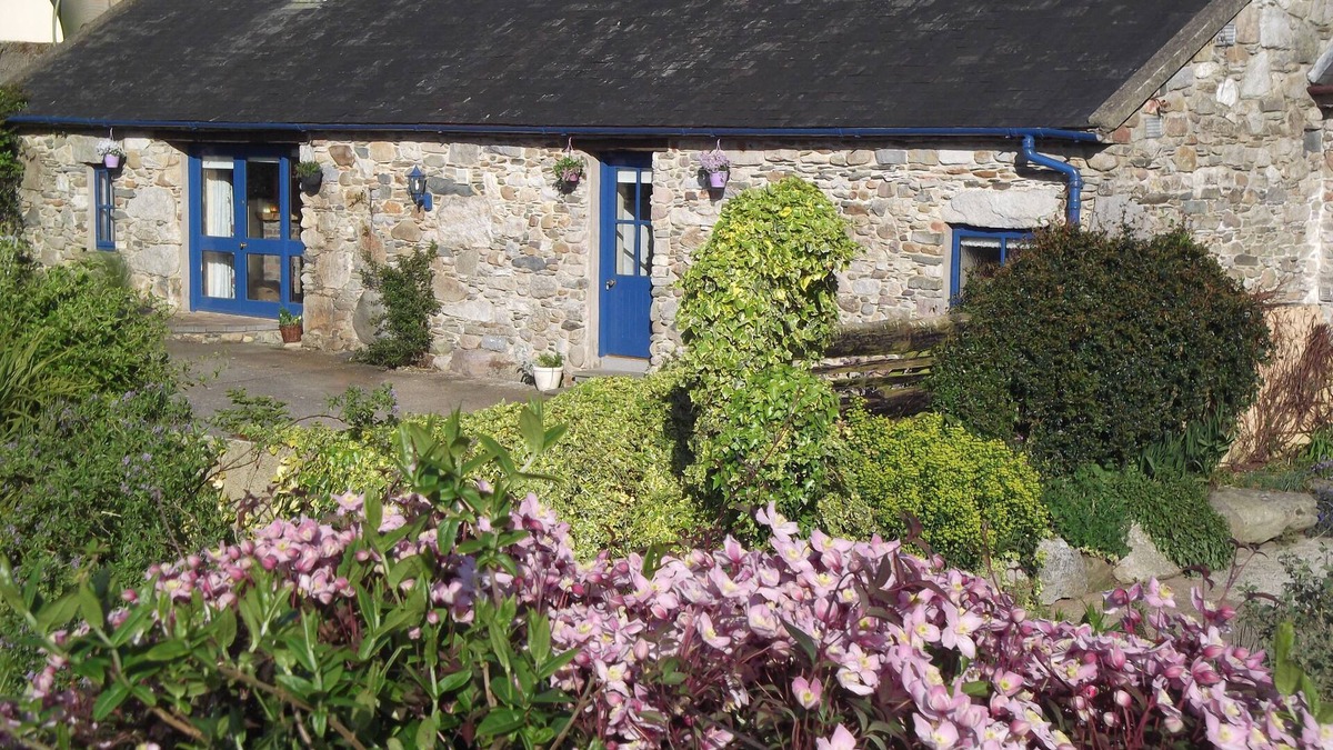 Ballycullane House | 300 Year Old Converted Stone Barn near the HOOK Peninsula