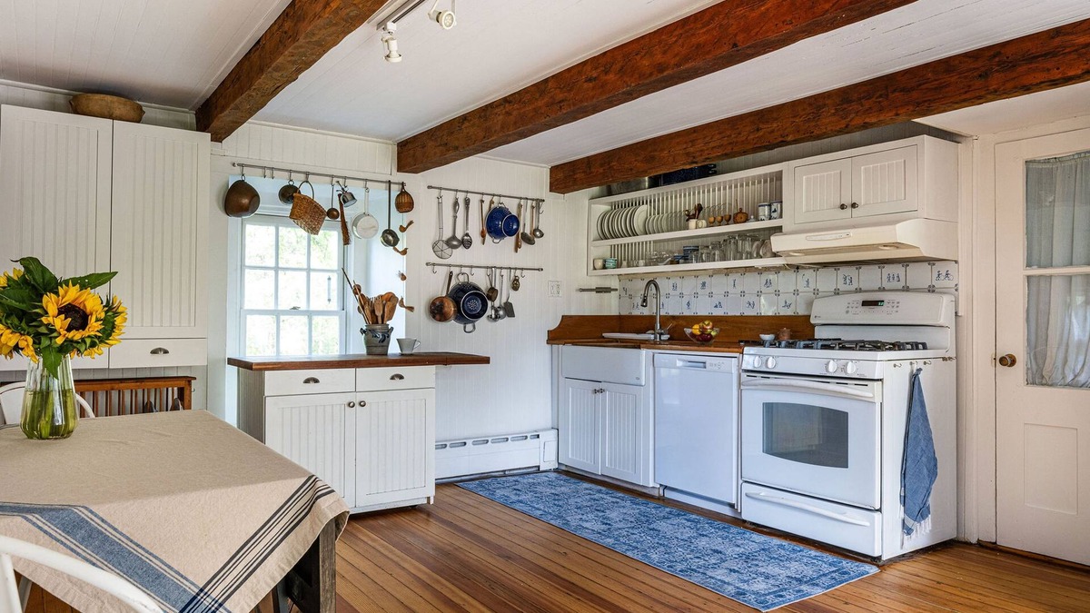 Accord House | 300-year-old stone house with large patio & plenty of country charm
