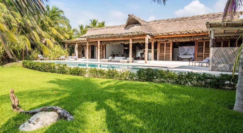 Barra de Colotepec Villa | 3000 m² Villa ∙ 6 bedrooms ∙ 17 guests