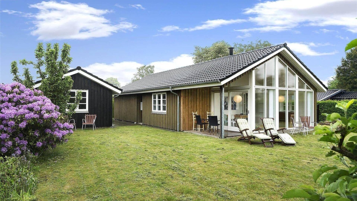Beder Malling House | 30048 Beder - Solsortevænget 5