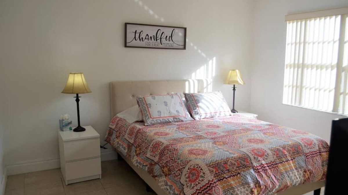 Boca Raton Apartment | 300D - West Boca 1 Bed/1Bath - walking distance to Evert
