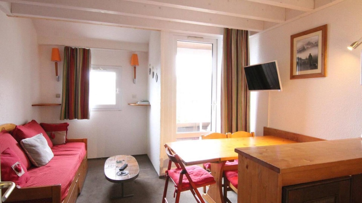 Eclose-Ouest Apartment | 300m from ski lifts, 3rd floor, balcony, tv, ski locker, 43m², Alpe d'Huez
