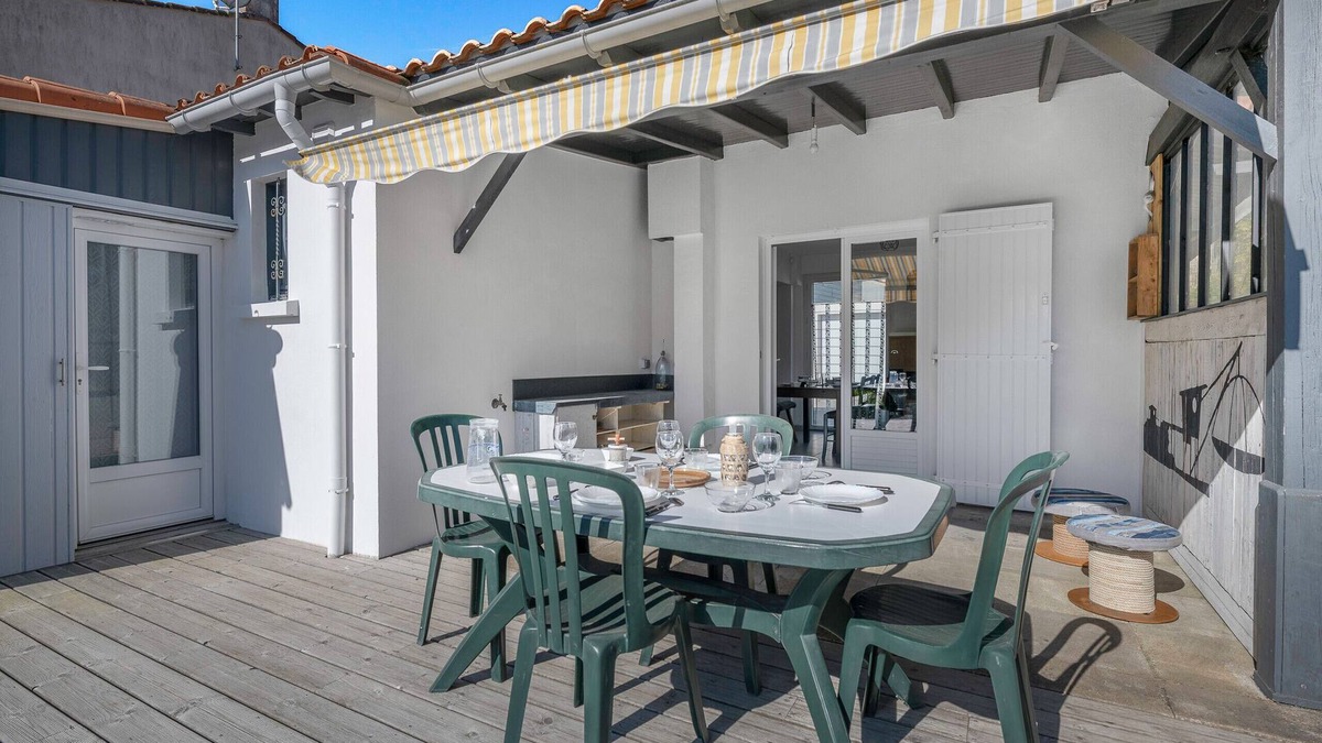 Pornic Ski Chalet | 300m from the sea - garden and small pool