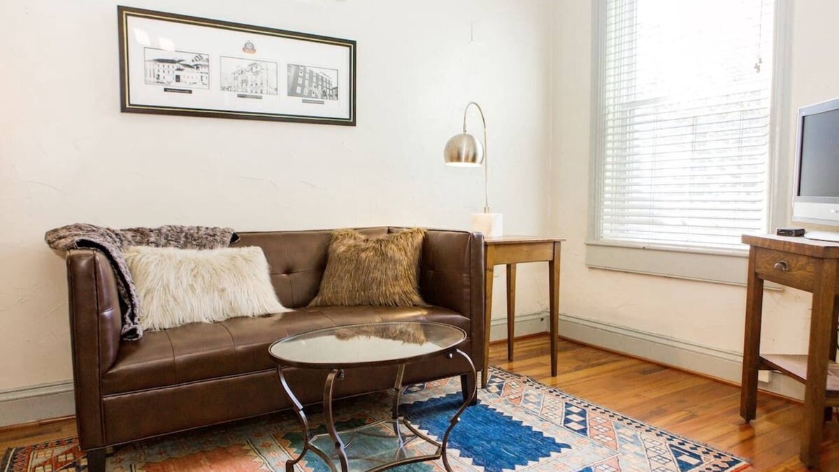 Mercersburg Bed & Breakfast | 301 - The Mercer Suite - James Buchanan Hotel