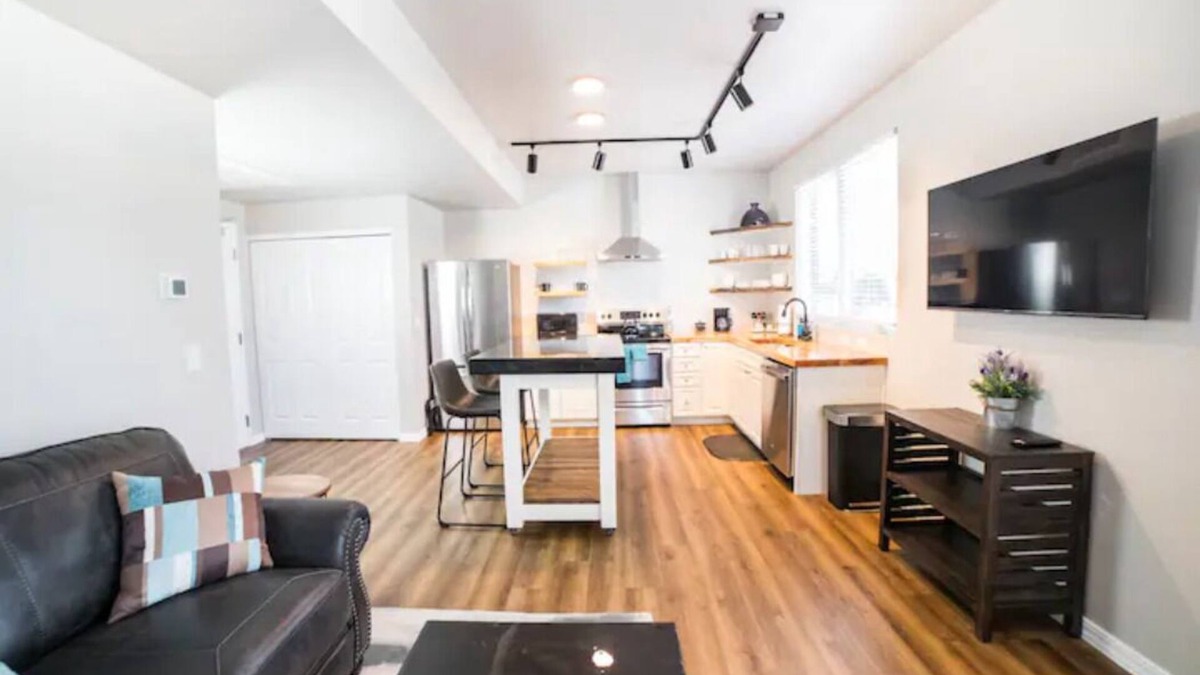 Southside Apartment | 302 - The Lofts, by Flagtown, 1 bed,1bath