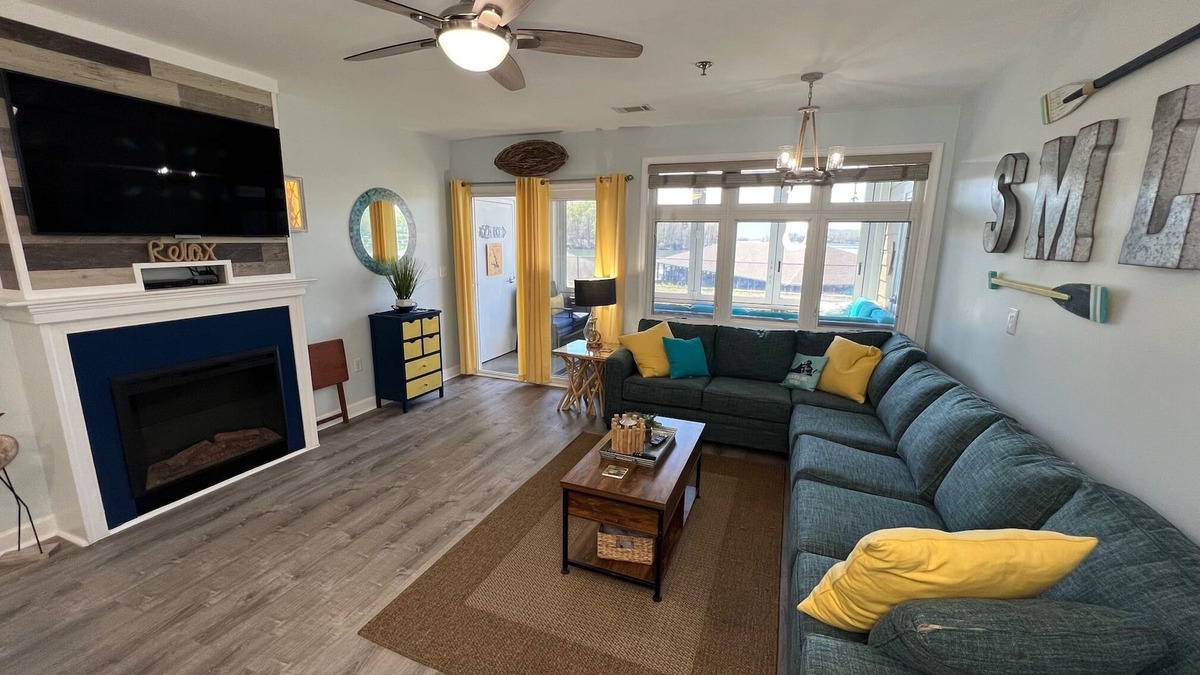Huddleston Apartment | #303 Pointe - 2 Bedroom Lakefront Condo at Mariners SML