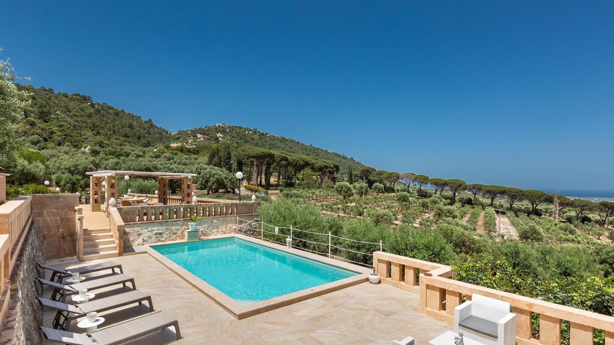Selva di Fasano Villa | 3039 Villa Monte Cannone by Perle di Puglia