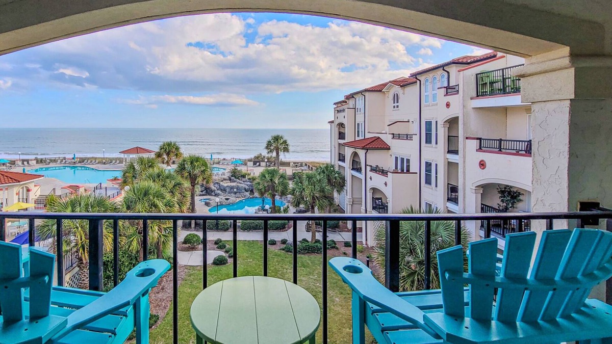 North Topsail Beach Condo | 304-A Villa Capriani: Oceanfront Bliss Awaits!