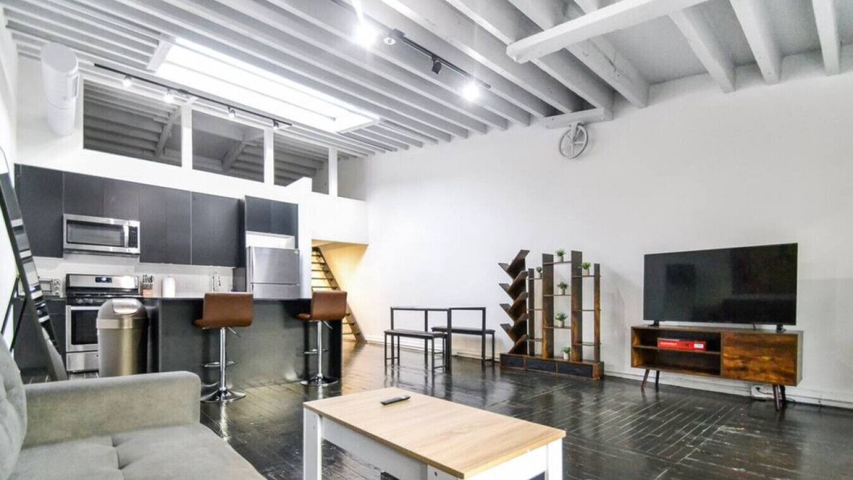 Old City House | 305 - BUILDING · EXCEPTIONAL 4 STORY TOWNHOUSE IN AAA LOCATION