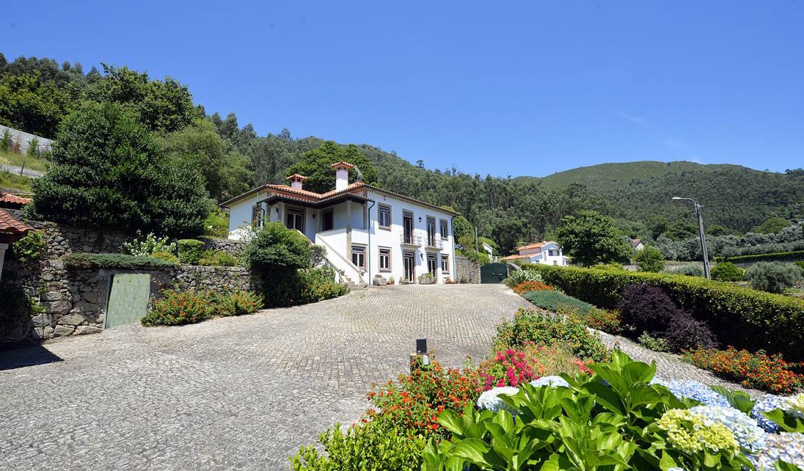 Cossourado Villa | 306 m² Villa ∙ 4 bedrooms ∙ 8 guests
