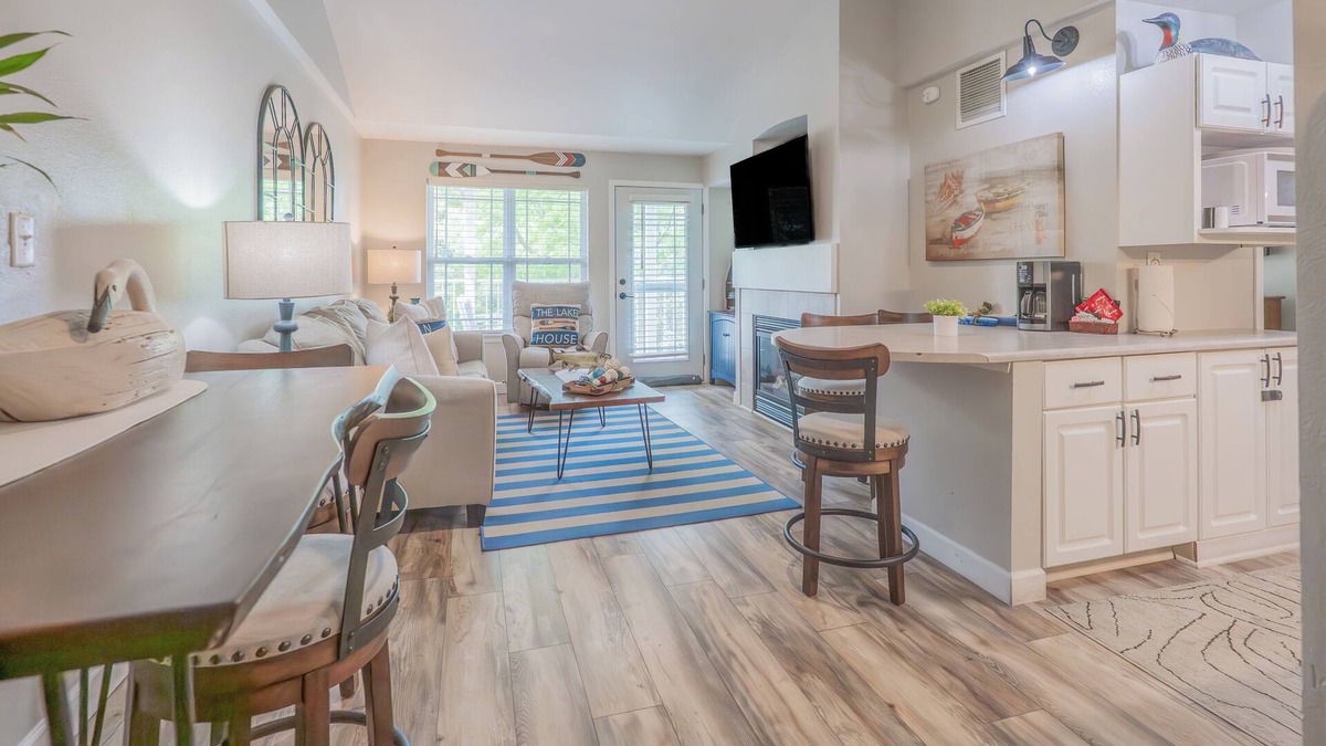 Delavan Lake Condo | 307 - 2 Bedroom/2 Level Condo Suite w/Water Views from Balcony
