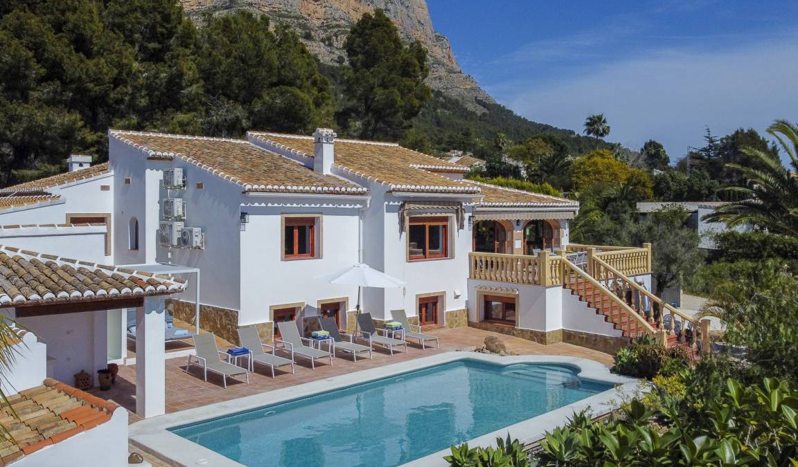 Ermita Villa | 309 m² Villa ∙ 6 bedrooms ∙ 12 guests