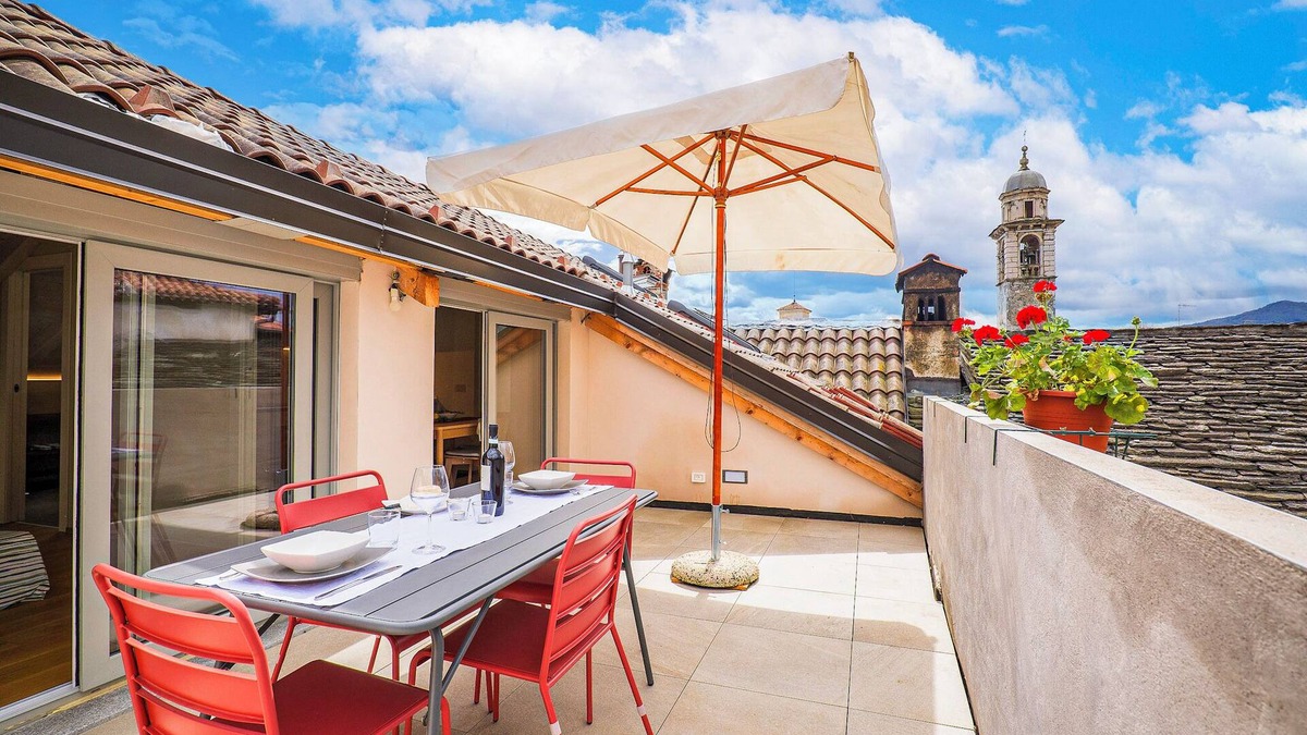 Miasino Apartment | 3½-room apartment over 2 levels with air conditioning and roof terrace