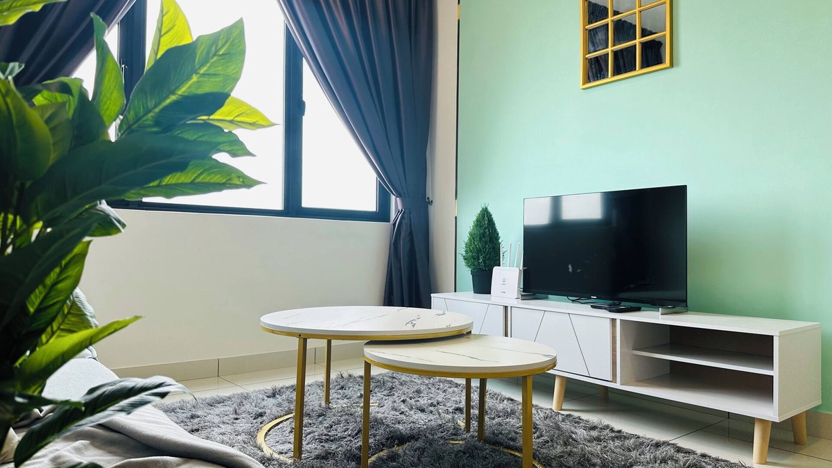 Taman Pertama Condo | 31 Family Suite 7pax 3 Rooms Velocity Mall IKEA Short Walk to MRT & LRT Malur