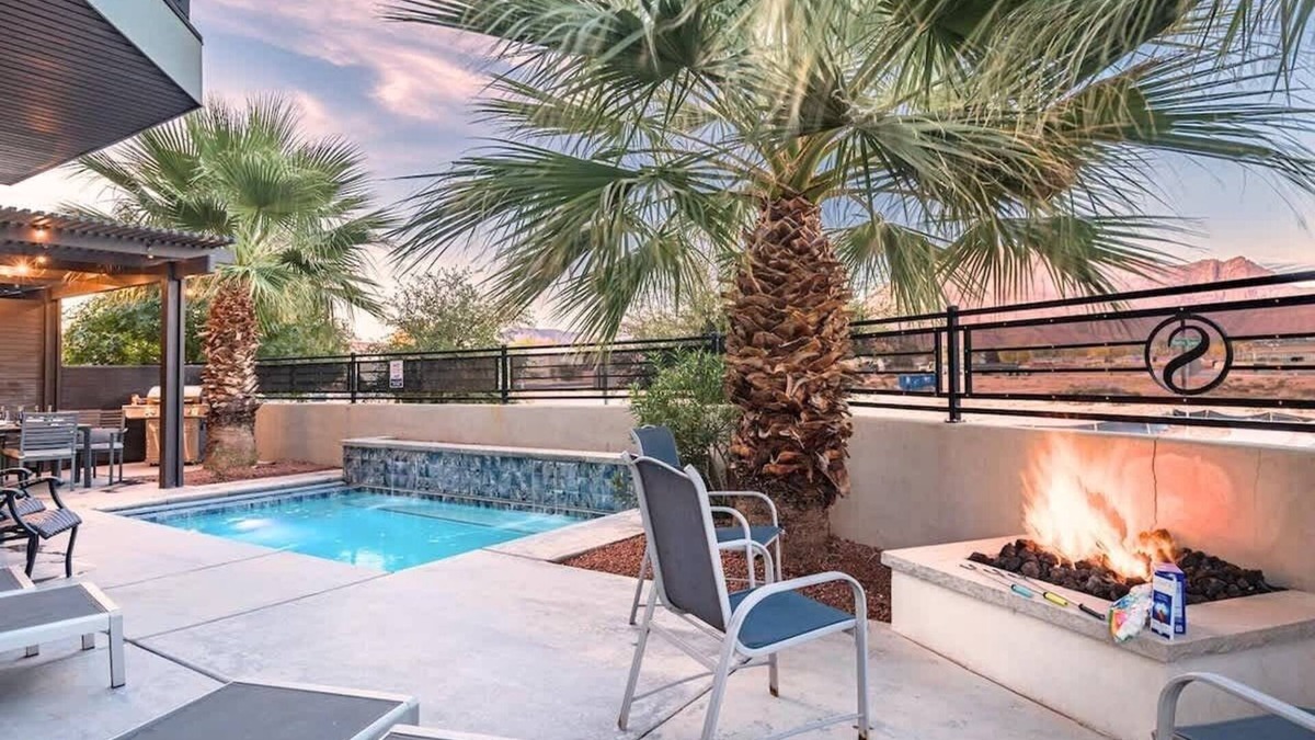 Santa Clara House | 31| Pool Palace in St George with Snow Canyon View