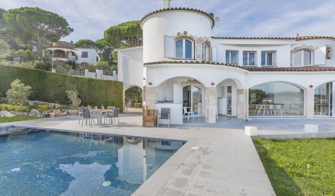 Calonge Villa | 311 m² Villa ∙ 4 bedrooms ∙ 8 guests