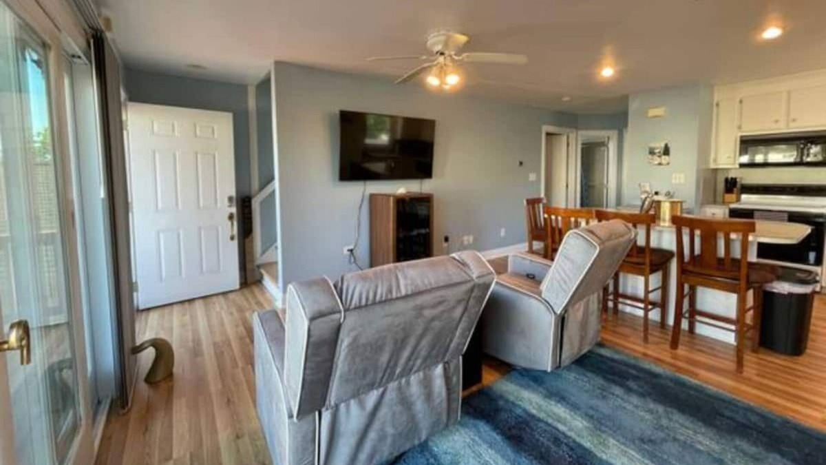 Buckroe Beach House | 311N1st Summary: This