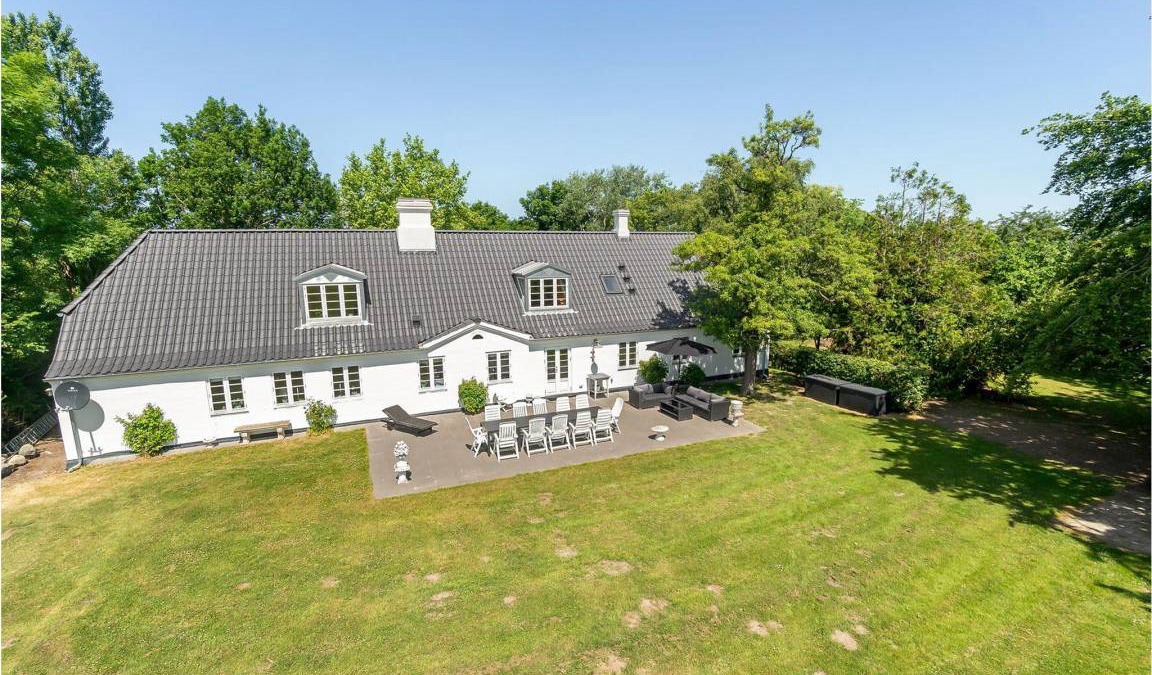 Humble House | 316 m² House ∙ 4 bedrooms ∙ 10 guests