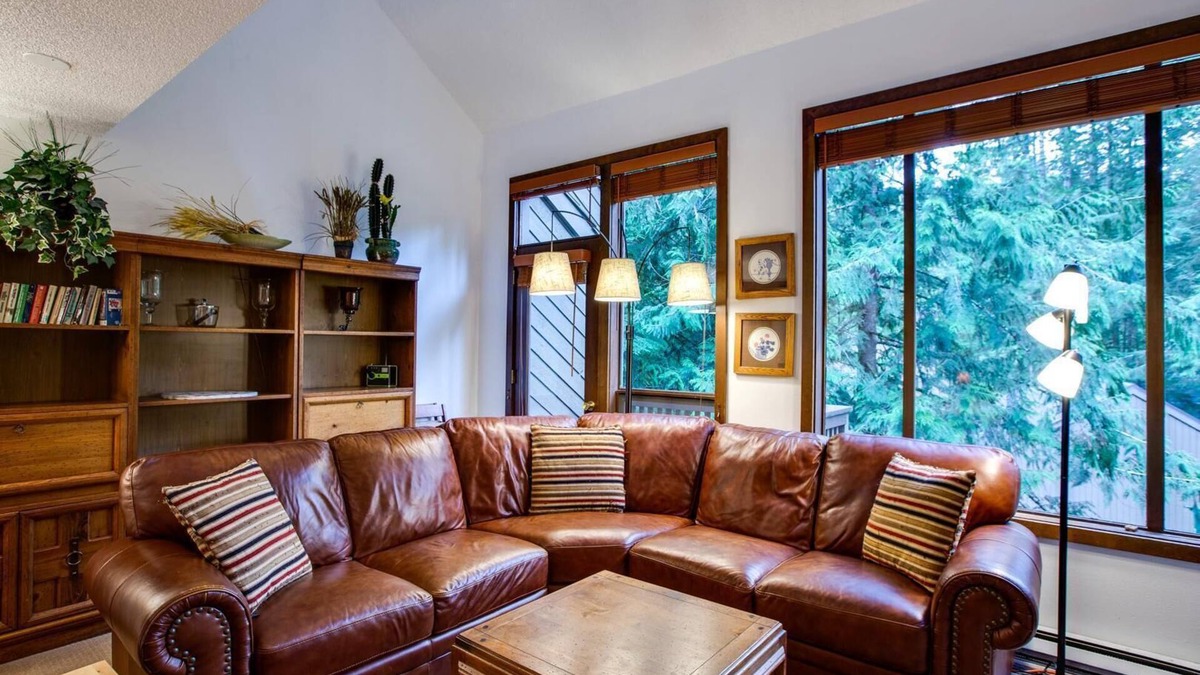 Glacier Condo | 31SW - Fireplace - WiFi - Washer/Dryer - Sleeps 4 by RedAwning