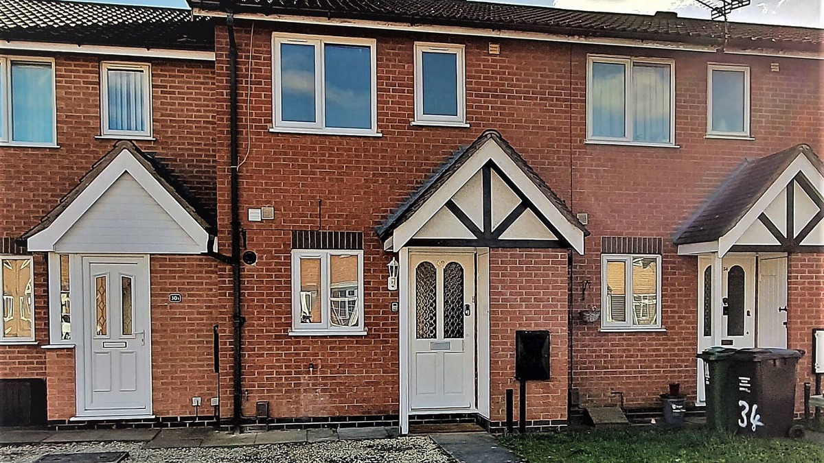 Leicester Cottage | 32 MOORLAND HOUSE, with a garden in Syston