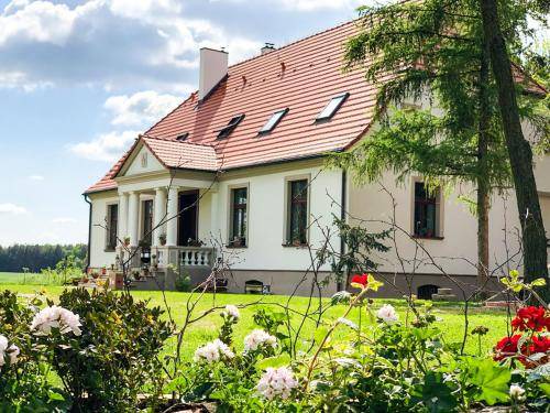 gmina Ksiaz Wielkopolski Bed & Breakfast | 320 m² Bed and breakfast ∙ 5 bedrooms ∙ 16 guests