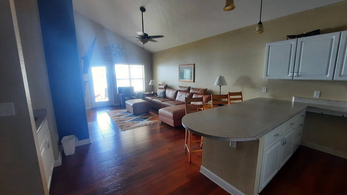 Delavan Lake Condo | 321 - Spacious 2 Bedroom Lake View Condo