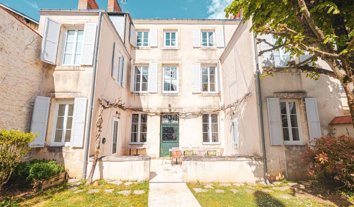 Chateauroux Cottage | 325 m² Cabin ∙ 8 bedrooms ∙ 15 guests