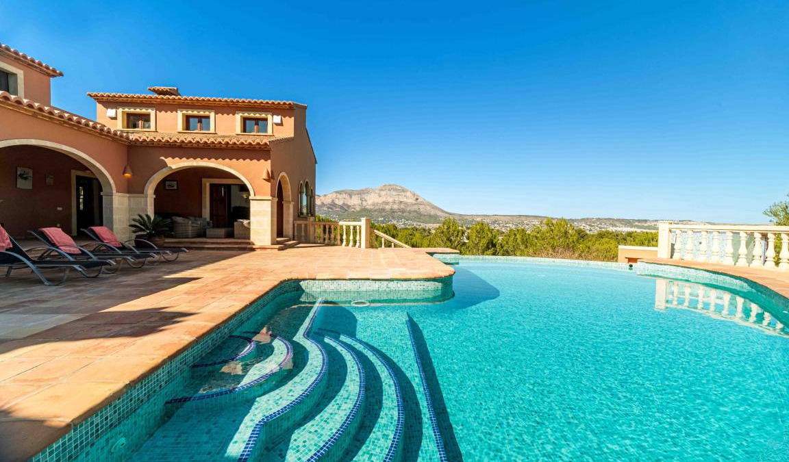 Tarraula Villa | 325 m² Villa ∙ 4 bedrooms ∙ 8 guests
