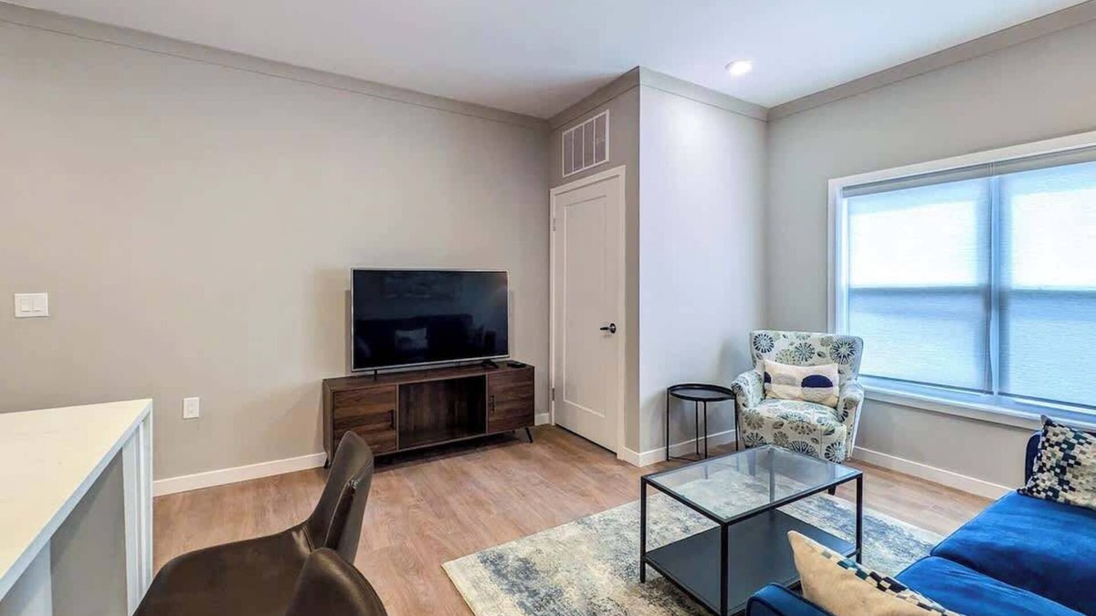 Dunellen Apartment | 328 Modern 2BR Apt Su