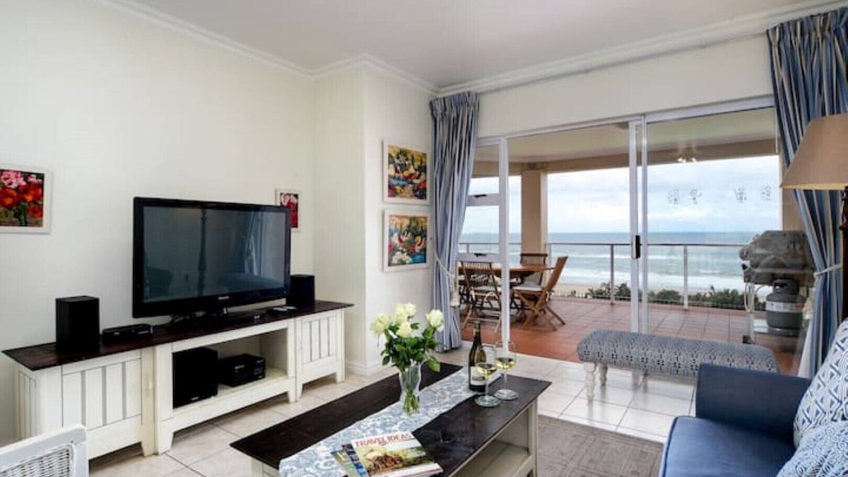 Illovo Beach Apartment | 33 La Mer- Incredibly spectacular sea & beach view