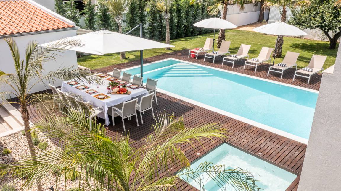 Corroios Villa | 330 m² Villa ∙ 7 bedrooms ∙ 14 guests