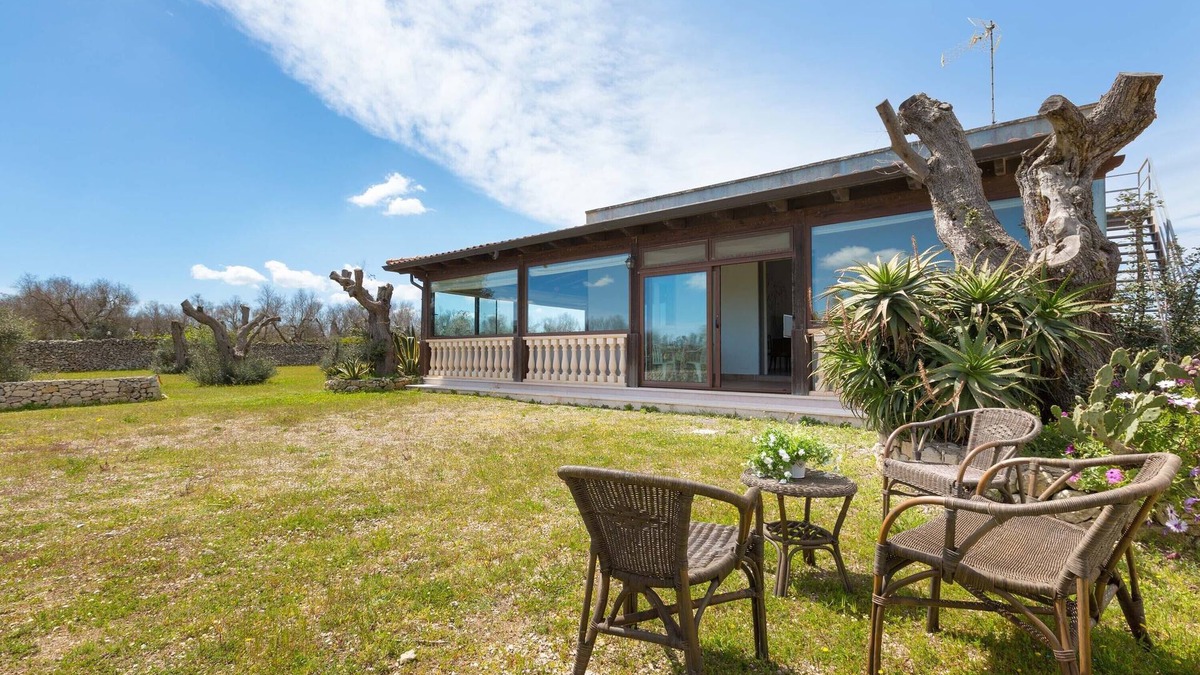 Torre Specchia Ruggeri House | 3326 Villetta Jannara by BarbarHouse