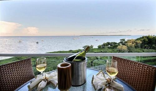Rock Harbor Apartment | 334 Mariners Club