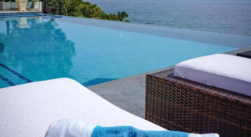 Challengers Hotel | 337 m² Hotel ∙ 6 bedrooms ∙ 24 guests