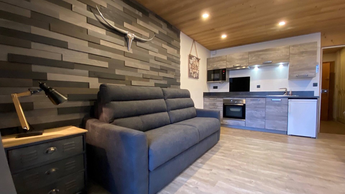 Les Deux Alpes Apartment | 33m2 apartment with modern mountain decor garage