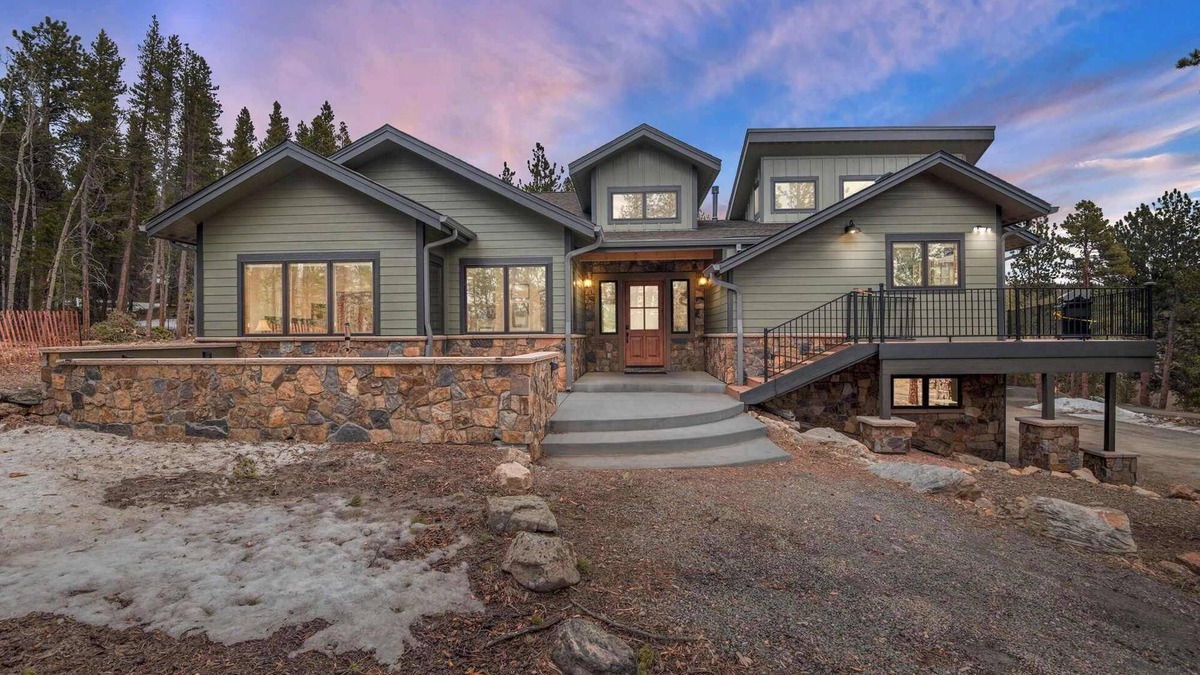 Black Hawk House | 34 Acre Escape~Games~Hiking~Pool Table~Bicycles