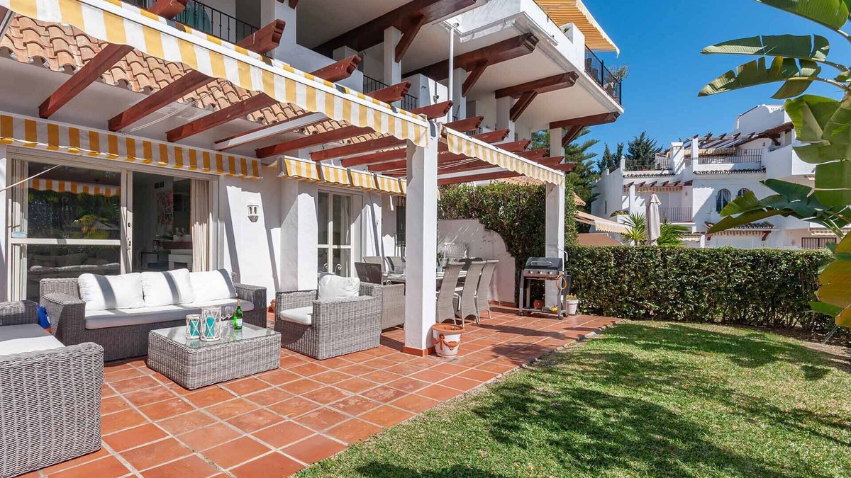 San Pedro de Alcantara Apartment | 34 - Large beachfront garden apartment