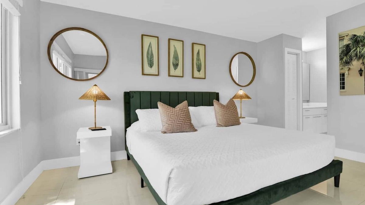 Mission Bay Apartment | 340A - Modern Villa in the heart of Boca Raton